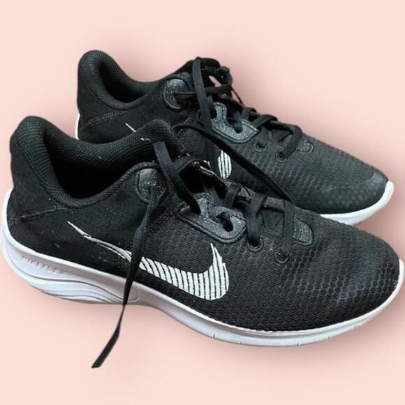Nike, Flex Experience Run 11, running shoe, lightweight, women's size 8 - Picture 1 of 8